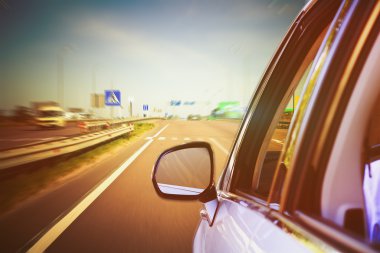 bulanık yol ve araba