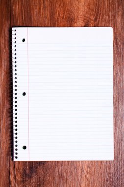 ofis ahşap masa üzerinde kalem