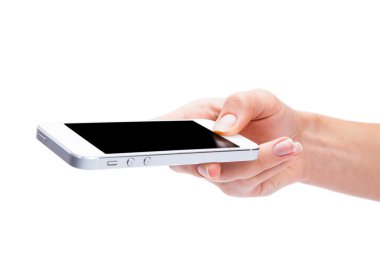 Boş ekranda beyaz backgro ile beyaz Smartphone tutan el