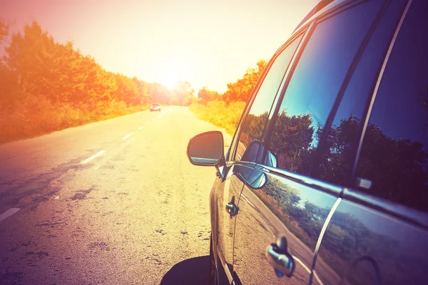 bulanık yol ve araba, hız hareketli arka plan