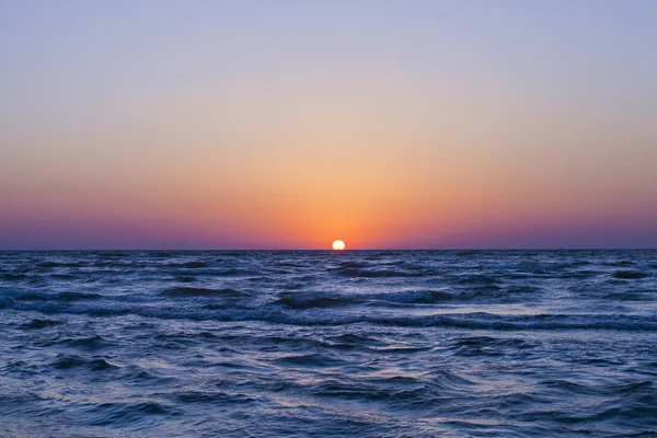 蓝蓝的天空、 阳光和大海 — 图库照片