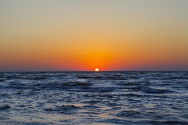 Mavi gök, güneş ve deniz