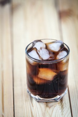 meşrubat ahşap arka plan üzerinde