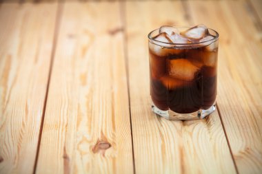 meşrubat ahşap arka plan üzerinde