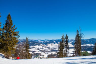 güzel kış dağlar, Resort Kayak