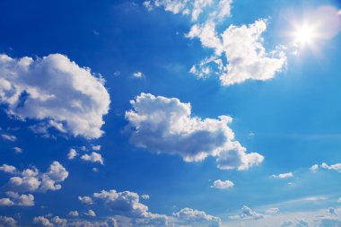 Bulutlu mavi gökyüzü