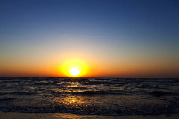 Cielo nublado y mar — Foto de Stock