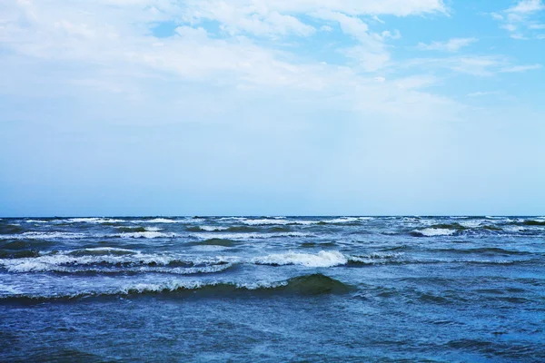 Γαλάζιος ουρανός και θάλασσα — Φωτογραφία Αρχείου