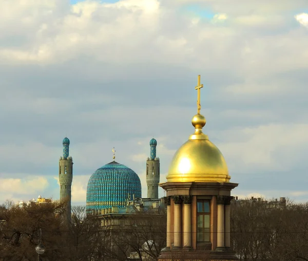 Religions différentes - le ciel le général — Photo