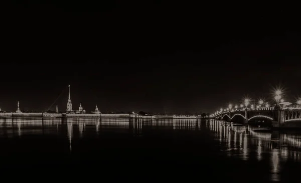 San Pietroburgo Buonasera Sulla Neva Lunga Esposizione — Foto Stock