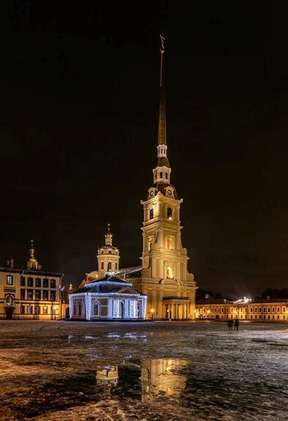 Sankt Petersburg Trädgård Peter Och Paul Cathedral Natten Stockbild