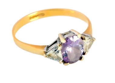 Mavi safir (mücevher ile altın yüzük)