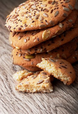 ahşap üzerine kurabiye