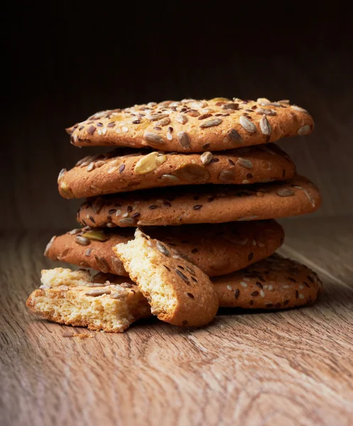 Chip Cookie auf Holz — Stock fotografie