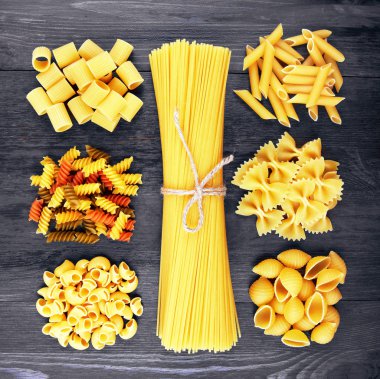 Ahşap üzerine Makarna karışımı