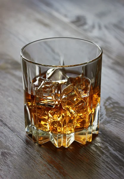 A pohár whiskey — Stock Fotó