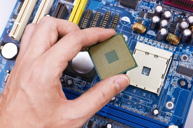 Elektronik devre kartı, işlemci yükleme