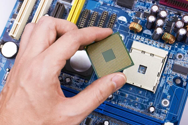 Placa de circuito eletrônico, instalação do processador — Fotografia de Stock