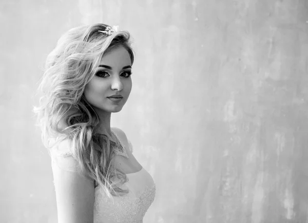 Portrait of young beautiful bride over white background — Stock Photo, Image