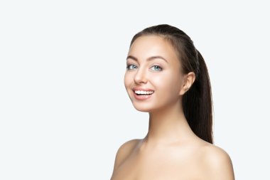 kadın bir gülümseme. diş beyazlatma. Diş Bakımı.