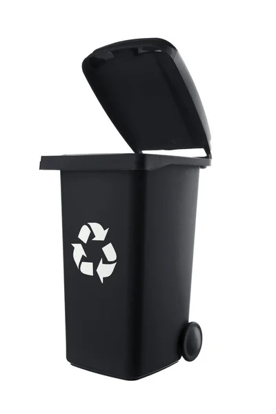 Пластик черный мусорный бак изолирован на белом фоне Лицензионные Стоковые Изображения