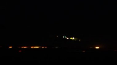 Havaalanı pist dışında odak ışıklar