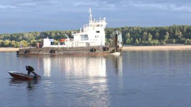 Balıkçı tekne sürücü ve balık tutmak için