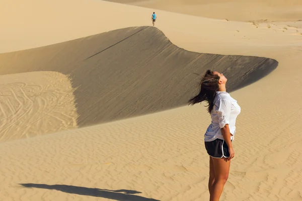 砂漠での観光。白い砂丘。ベトナム — ストック写真