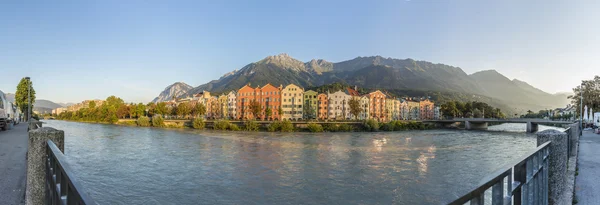 Inn río en su camino a través de Innsbruck, Austria . —  Fotos de Stock