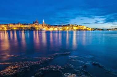 Valletta sahilinde skyline görünümü, malta