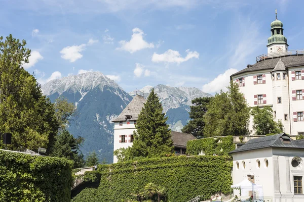 Zamek Ambras w pobliżu innsbruck, austria. — Zdjęcie stockowe