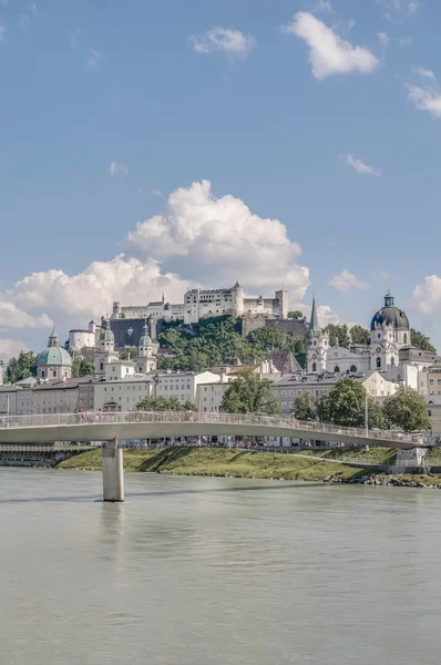 Fiume Salzach in viaggio attraverso Salisburgo, Austria — Foto Stock