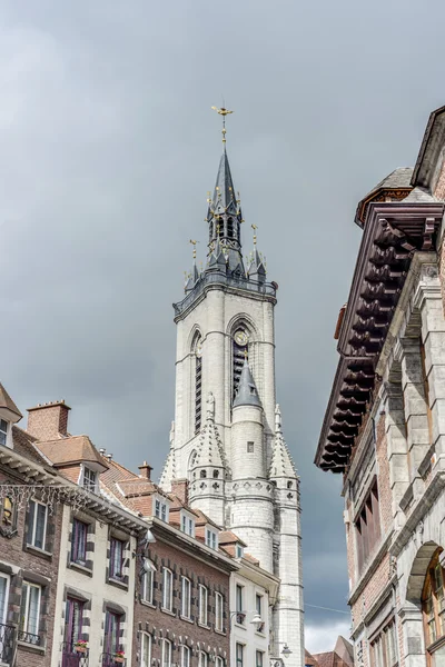 Zvonice (francouzsky: beffroi) z tournai, Belgie — Stock fotografie