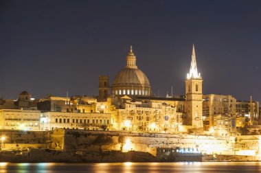 Valletta sahilinde skyline görünümü, malta