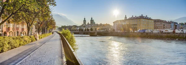 Inn river on its way through Innsbruck, Austria. — Stock Photo, Image