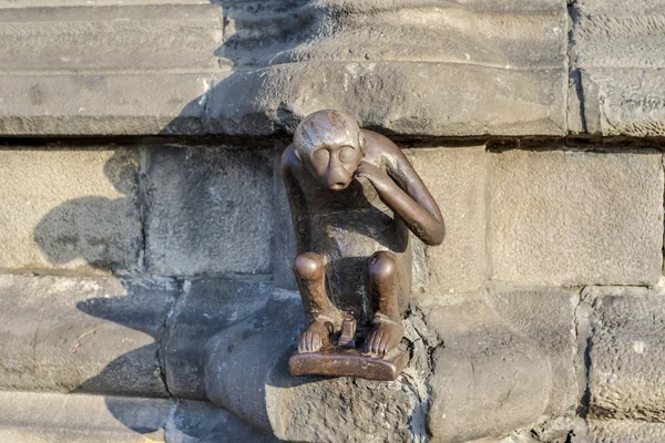Estatua del Mono de la Guardia en Mons, Bélgica . — Foto de Stock