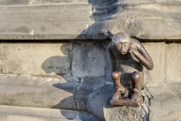 Statua Scimmia Guardhouse a Mons, Belgio . — Foto Stock