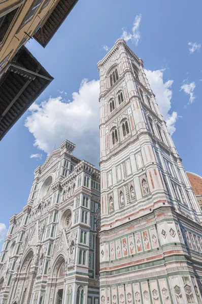 De basilica di santa maria del fiore in florence, Italië — Stockfoto