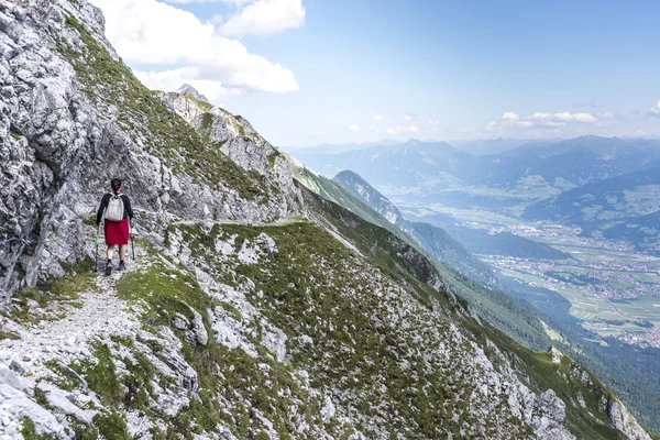 uzun yürüyüşe çıkan kimse, norkette Dağı, Innsbruck, Avusturya.