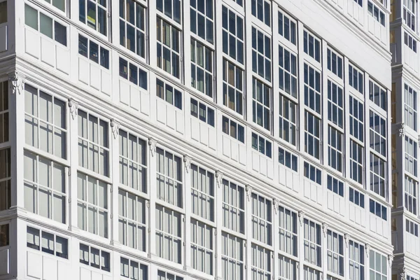 Holzfenster in einer Coruna, Galicien, Spanien. — Stockfoto