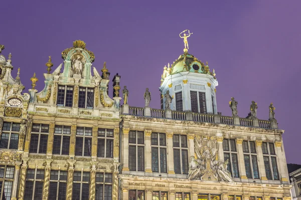 GuildHalls tarihinde grand place, brussels, Belçika. — Stok fotoğraf