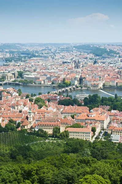 Prags silhuett från Petrin Tower — Stockfoto