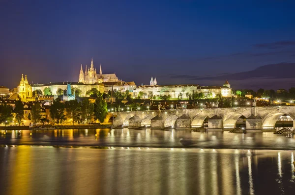 Castello di Praga e fiume Moldava — Foto Stock