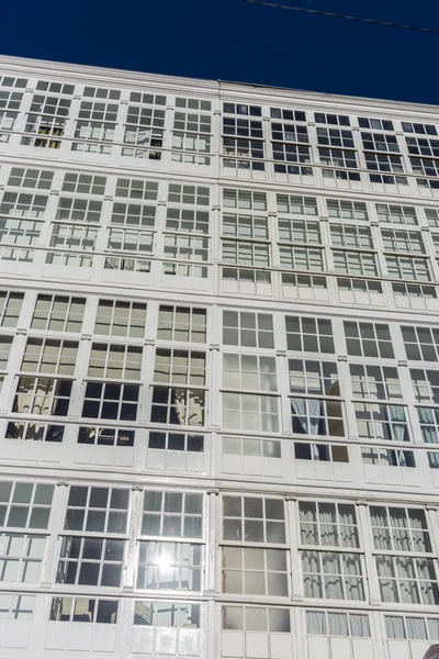 Ventanas de madera en Ávila, Galicia, España . — Foto de Stock