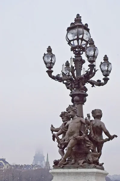 Puente Alejandro III en París, Francia — Foto de Stock