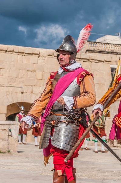 Desfile de la Guardia en el Caballero de San Jonh en Birgu, Malta . — Foto de Stock