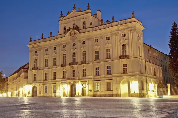 Pałac arcybiskupa w pobliżu Zamku Praskiego — Zdjęcie stockowe