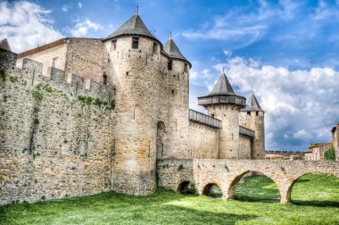 Carcassonne, Fransa bulunan chateau Comtal Köprüsü