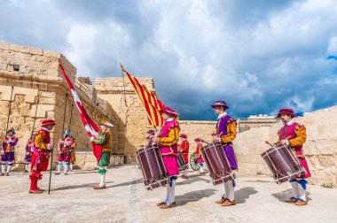 içinde Guardia törende st. jonh's cavalier, birgu, malta.