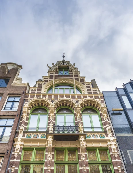 Gevels in Amsterdam, Nederland. — Stockfoto